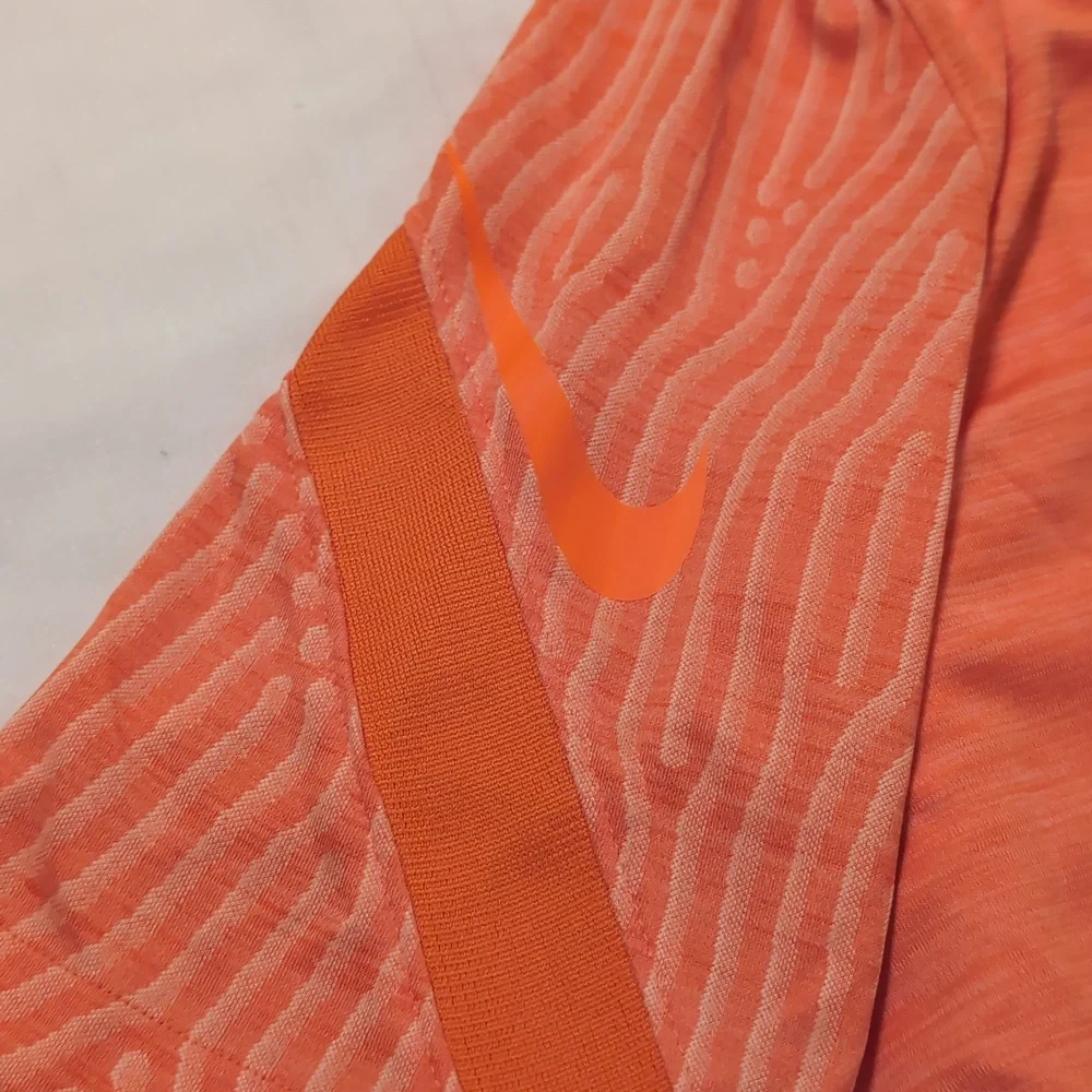 NWT Nike Dri Fit Men's Shirt